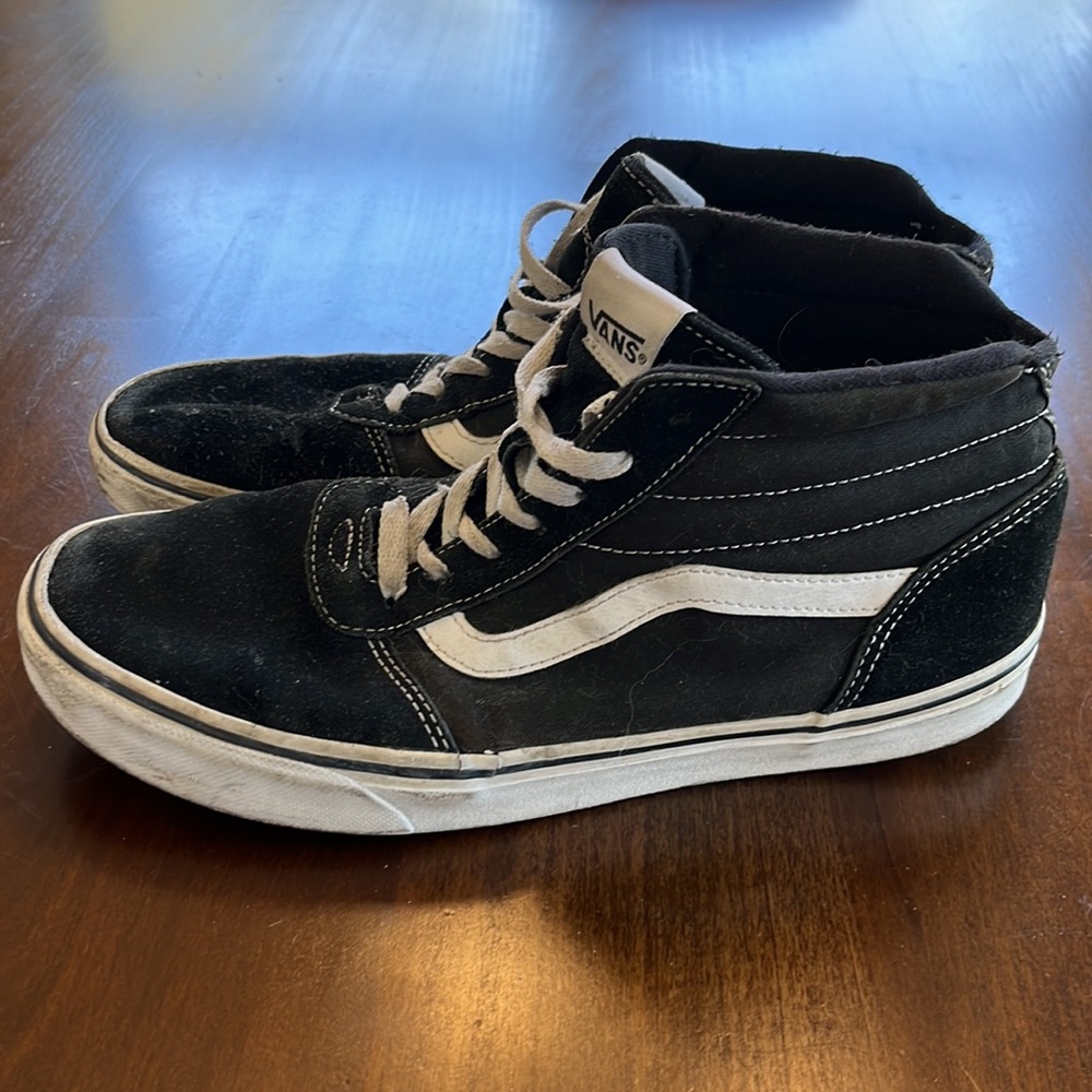 Vans SK8 high top black suede canvas size 9 black
